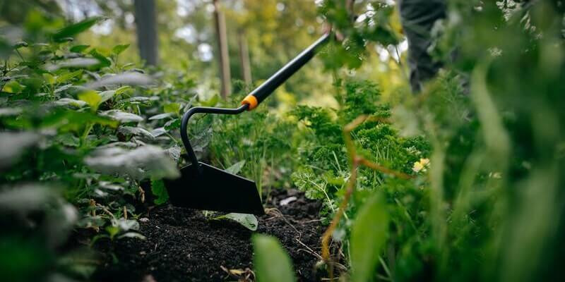 Инструмент для удаления сорняков Fiskars